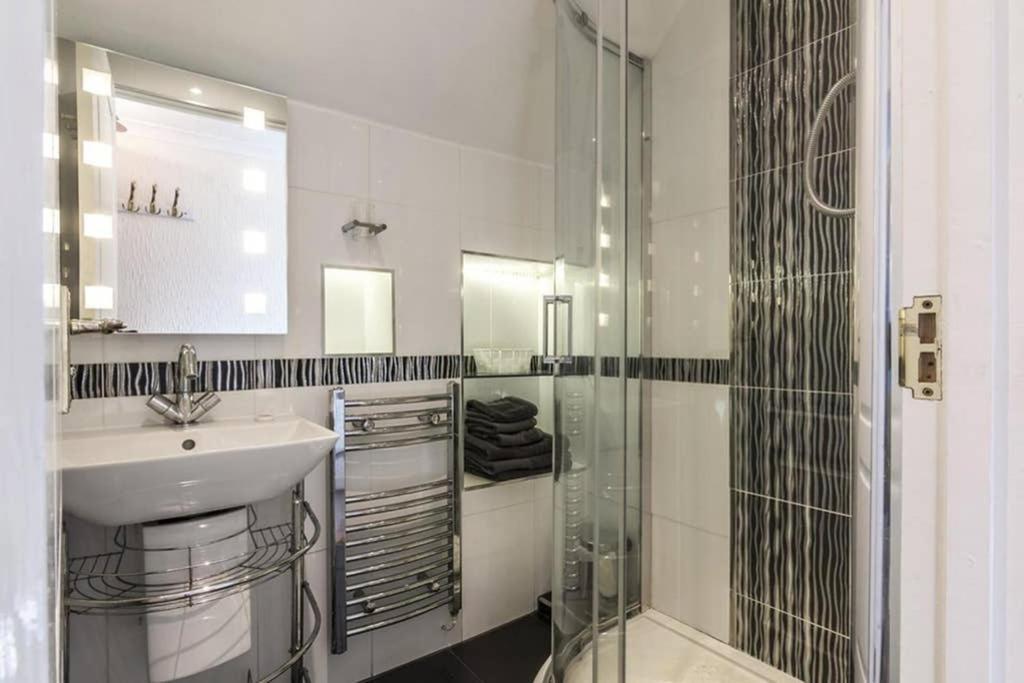 Beautiful Apartment With Private Pool Near Tenby Kilgetty Εξωτερικό φωτογραφία